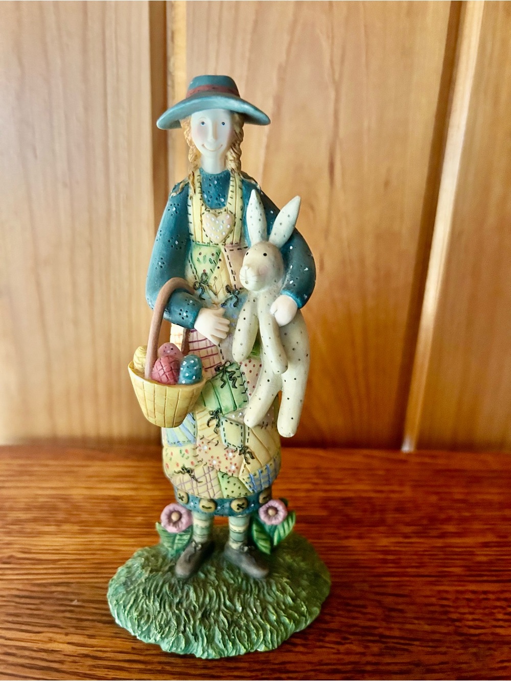 Ellen Stouffers Limited Edition " Millie's Bunny 🐇 " Spring Figurine Girl